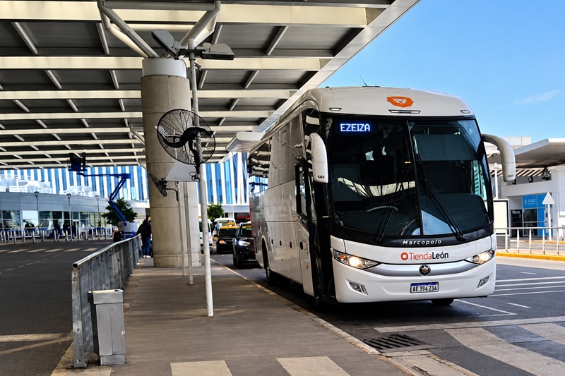 Hourly departures - Bus from EZE to AEP